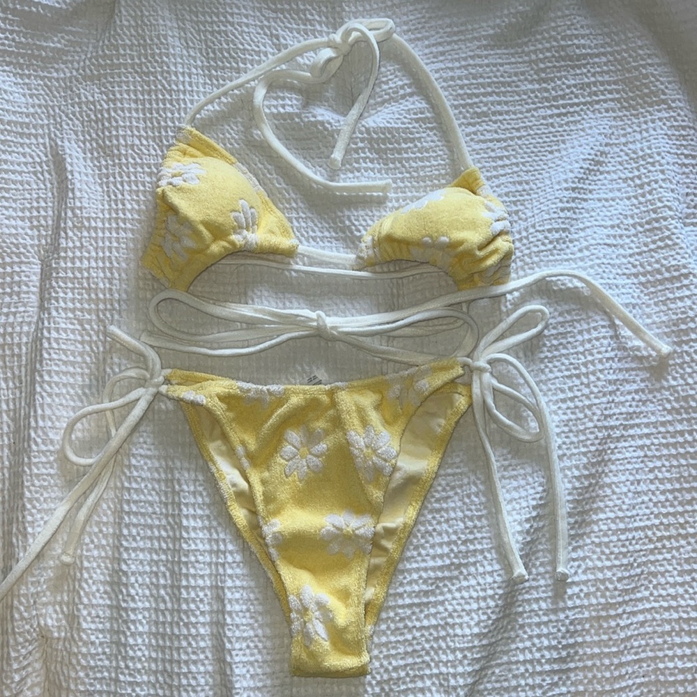 Yllw the Label Piper Terry Bikini Set Oops-a-daisy print Swimsuit size Small NEW